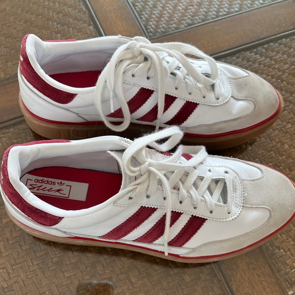 Adidas womens 9.5 red and white sneakers. Good condition! - Picture 2 of 4